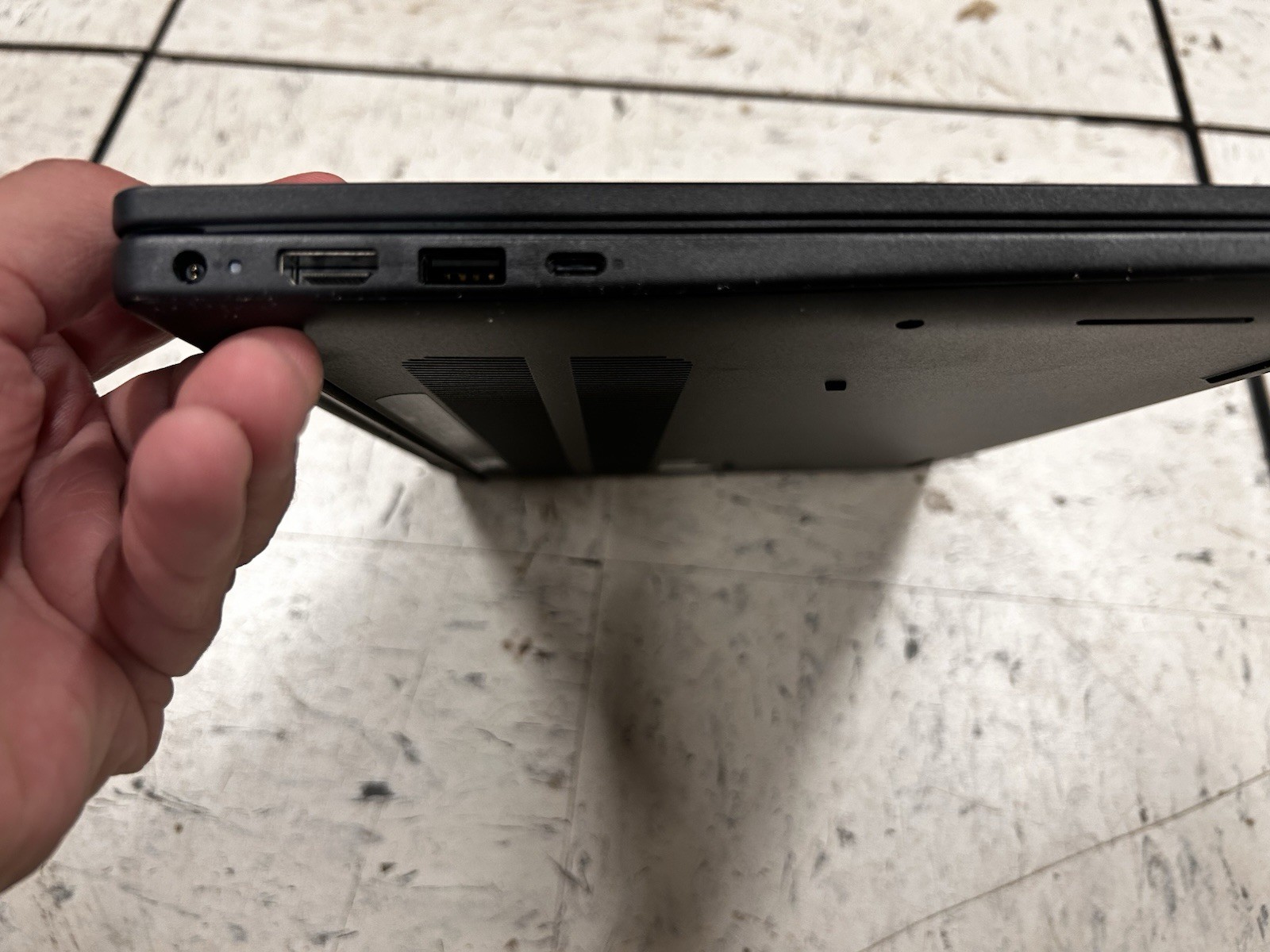 Dell pro 14 essential Pv14250 Core 7 150U 5.4ghz 16GB Ram, 1tb SSD Win 11 Pro
