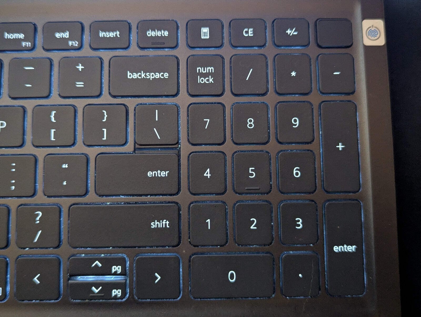 Dell Laptop – Vostro 15 5510 – i5-11320H 16GB 256GB SSD 15.6 FHD W11P