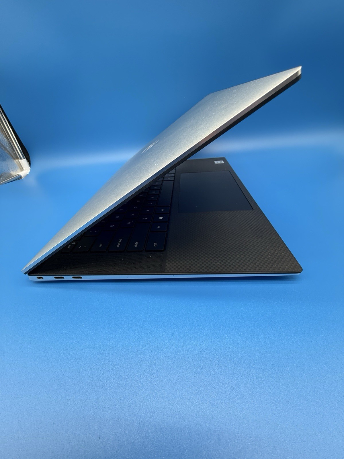 Dell XPS 15 9500 15.6” i5-10300H 8GB RAM 256GB SSD Windows 11 Pro