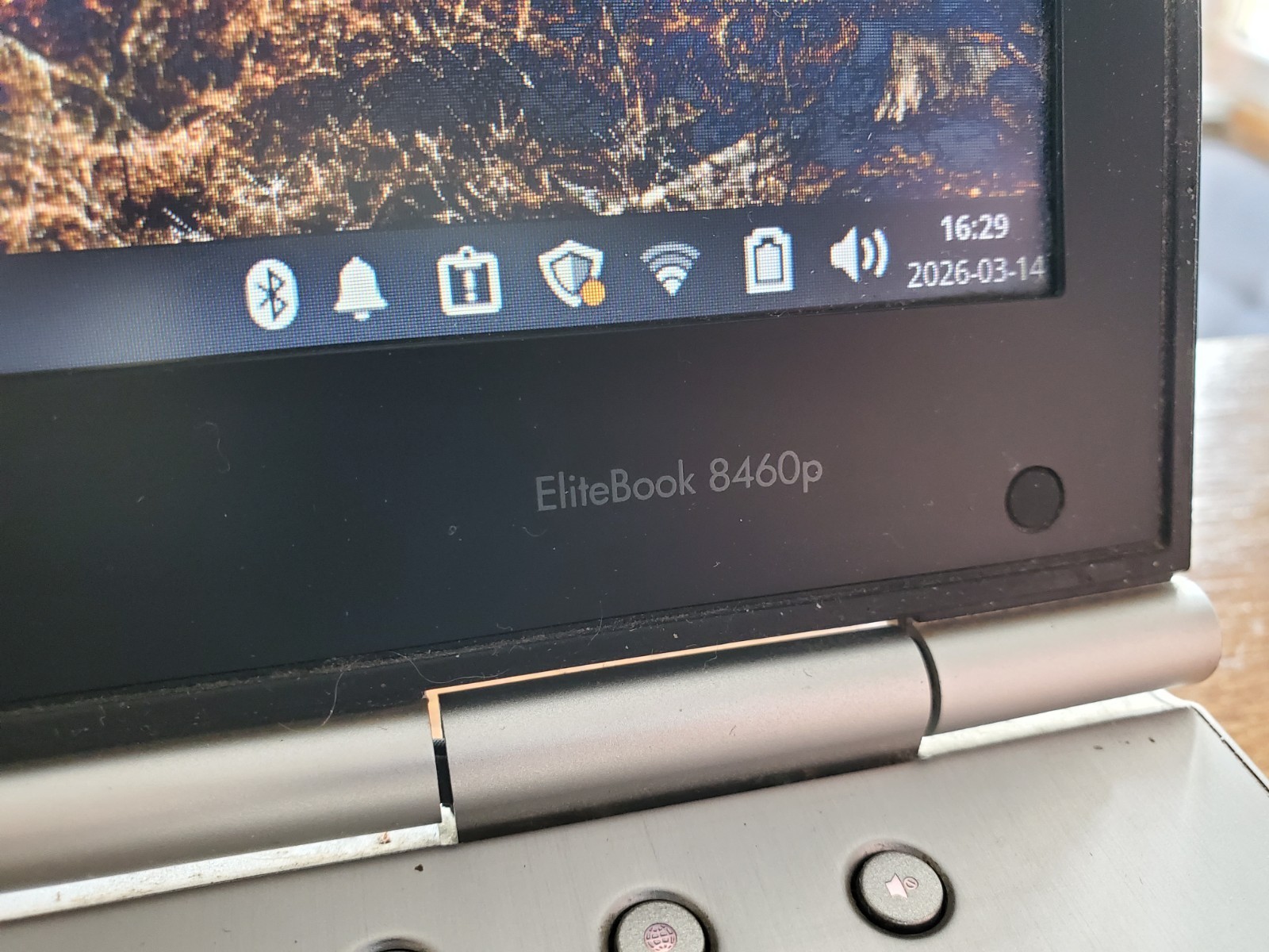 HP Elitebook 8460p Laptop – i5-2450M, 64gb SSD, 8gb RAM.
