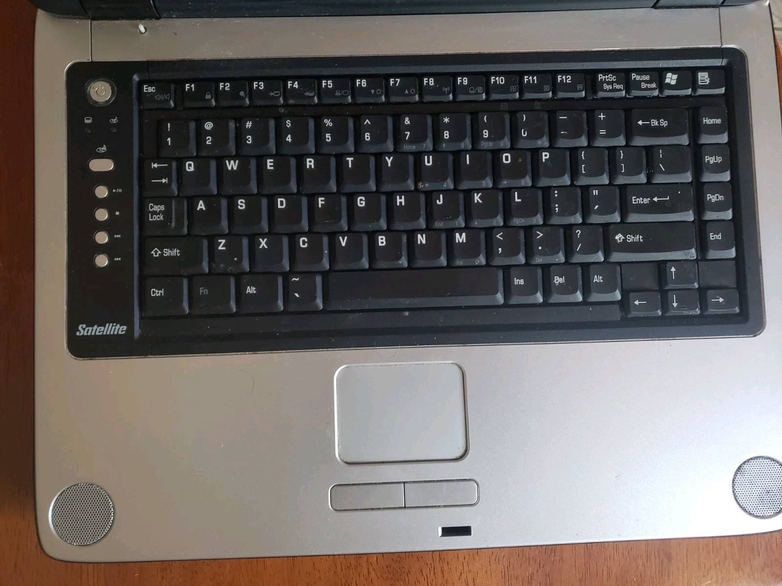 Toshiba Satellite A75-S206 15.4″ Intel Pentium 4 2.8GHZ 1GB Ati 9100 40GB WinXP