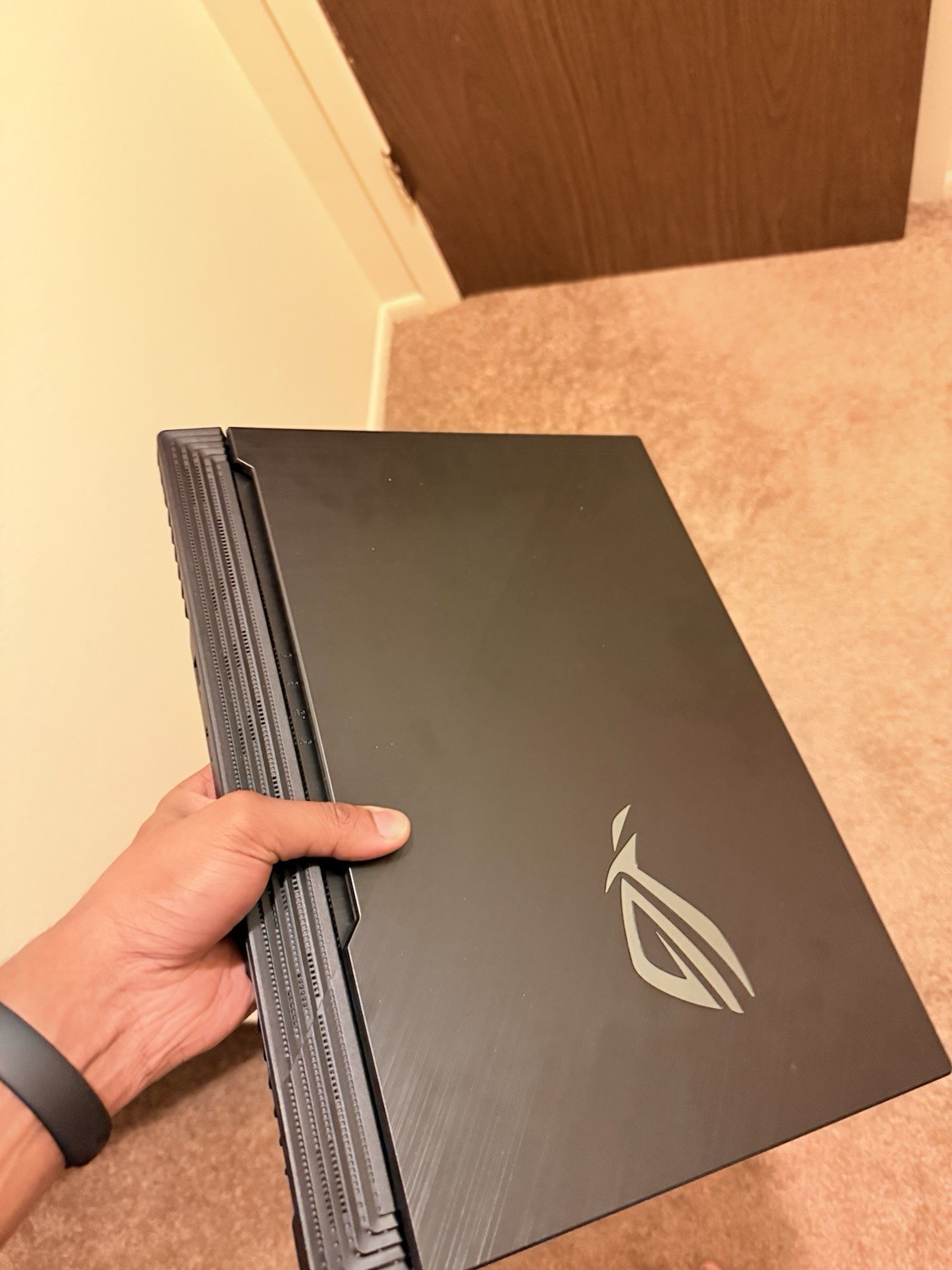 ASUS ROG Strix Gaming Laptop i7/32RAM/1TBNVME/1TB SSD/GTX1050*READ*