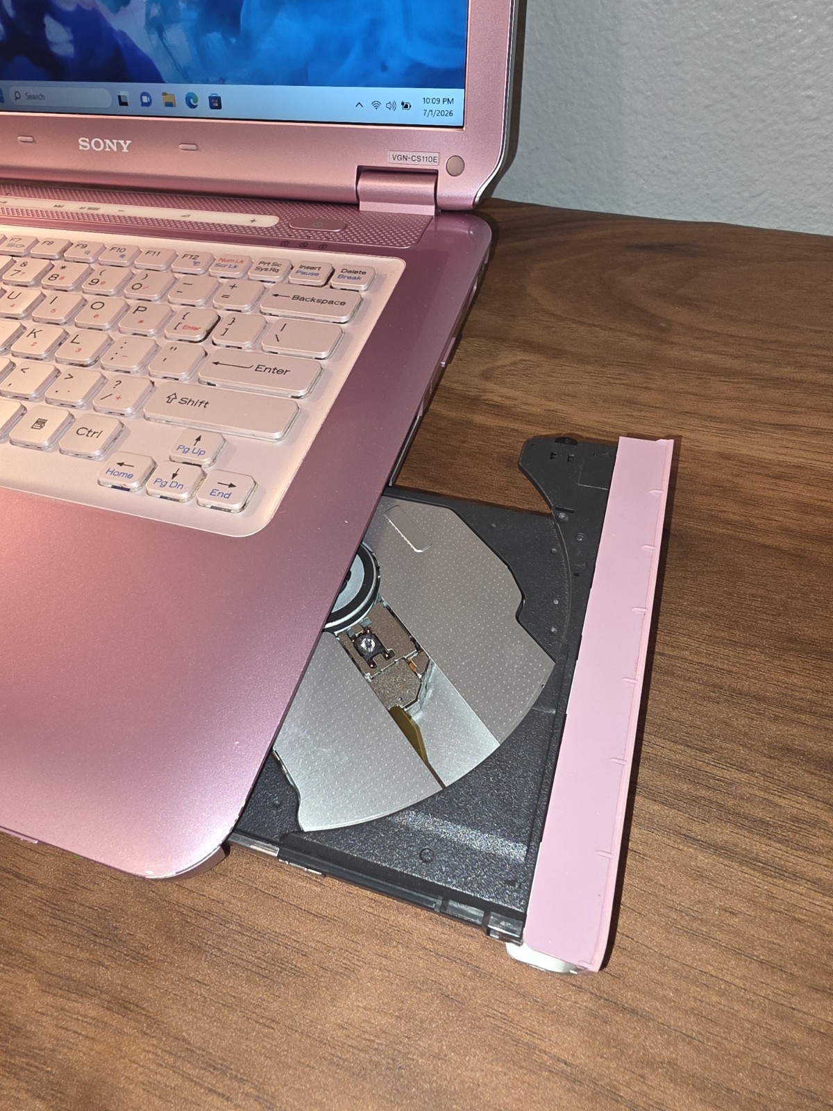 Pink Sony VAIO Laptop Core 2 Duo CPU 2.00GHz 1TB SSD!!! 4GB RAM Win 11 Pro 🩷