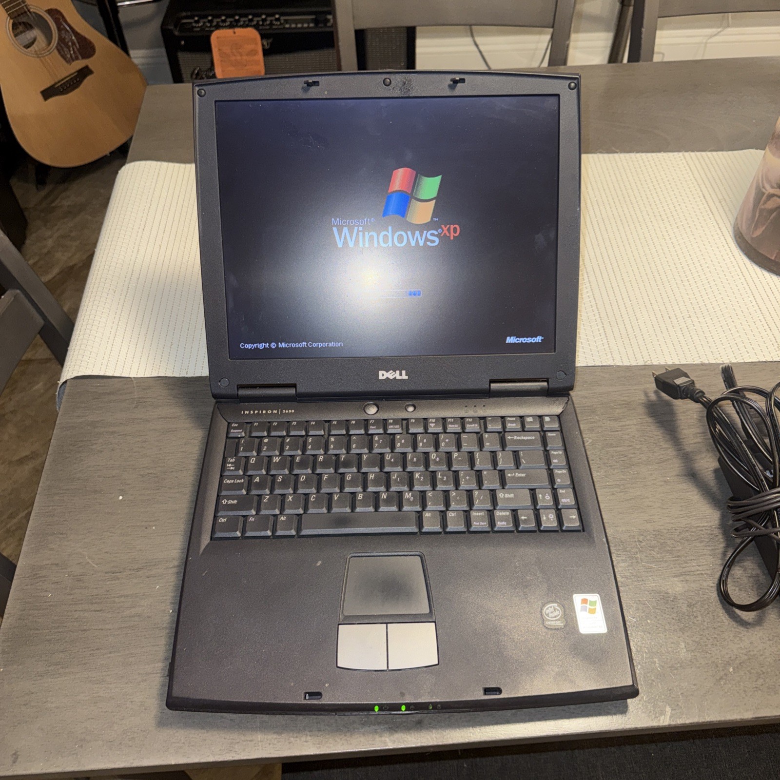 Dell Inspiron 2650 14″ Celeron 1.5GHZ 256MB 30GB 3 1/2 Floppy Disc Window XP