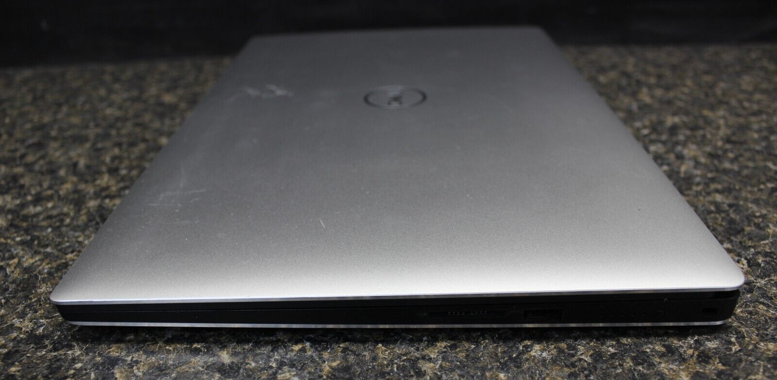Dell XPS 15 7590 I7-9750H 1TB NvME 32GB DDR4 Win11Pro