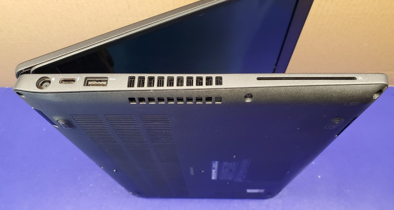 Dell Latitude 5400 i7-8665U 1.90Ghz 16GB 1TB SSD 14″ *Professionally Restored*