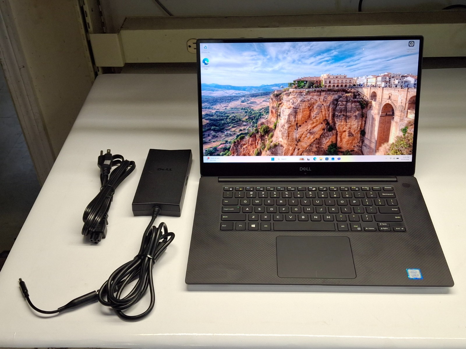 Dell Precision 5530 15.6″ UHD Touch i9-8950HK 32GB Ram 256 SSD P2000 W11P