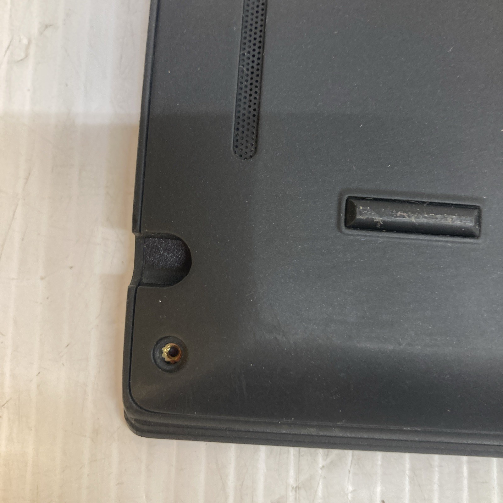Lenovo ThinkPad X1 Yoga i7-7600U 2.80GHz 16GB no HDD Boot to BIOS no batt crack
