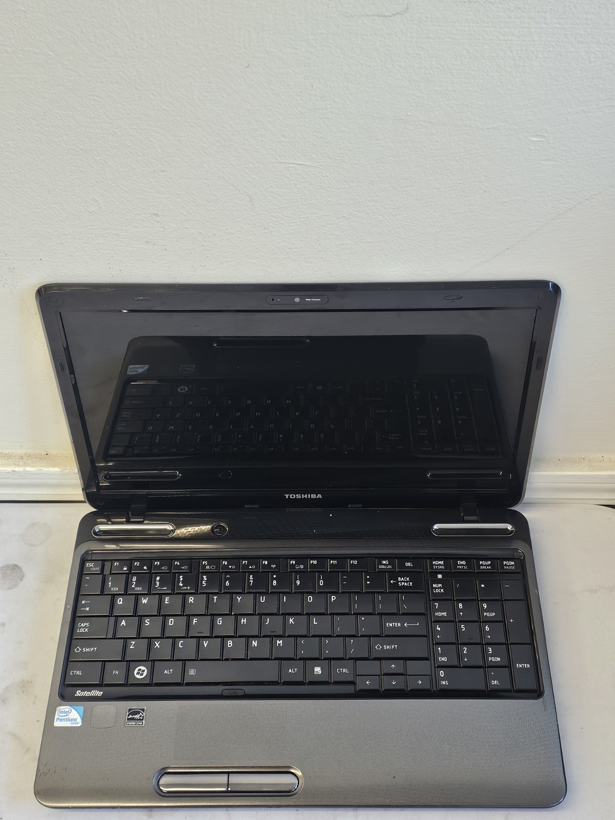 Toshiba Satellite L655-S5150 Laptop – Intel Pentium P6200 – 4GB RAM – Read Desc.