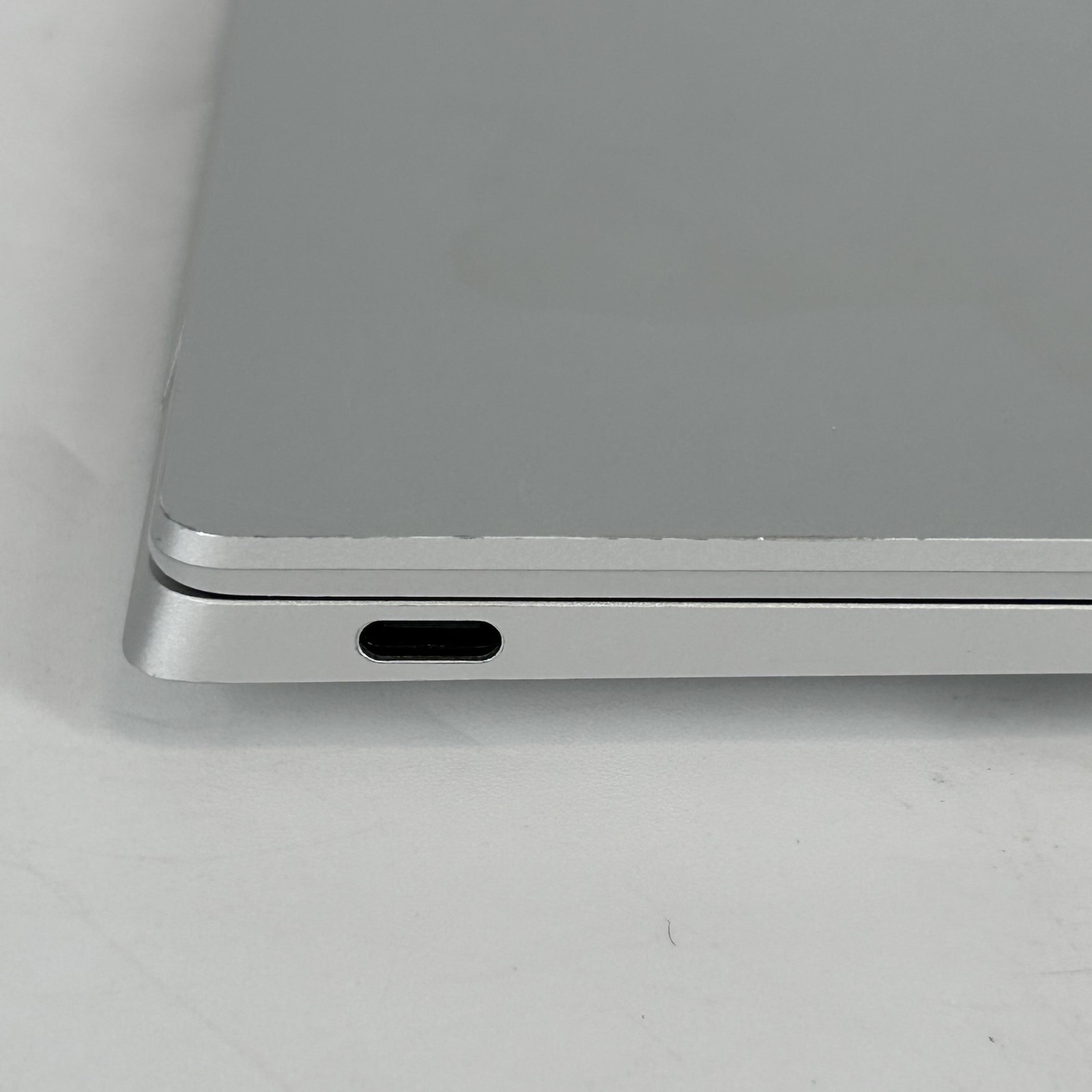 Dell XPS 13 Plus 9320 FHD+ 1.7 GHz i5-1240P 8GB RAM 512GB WATER DAMAGED SCREEN