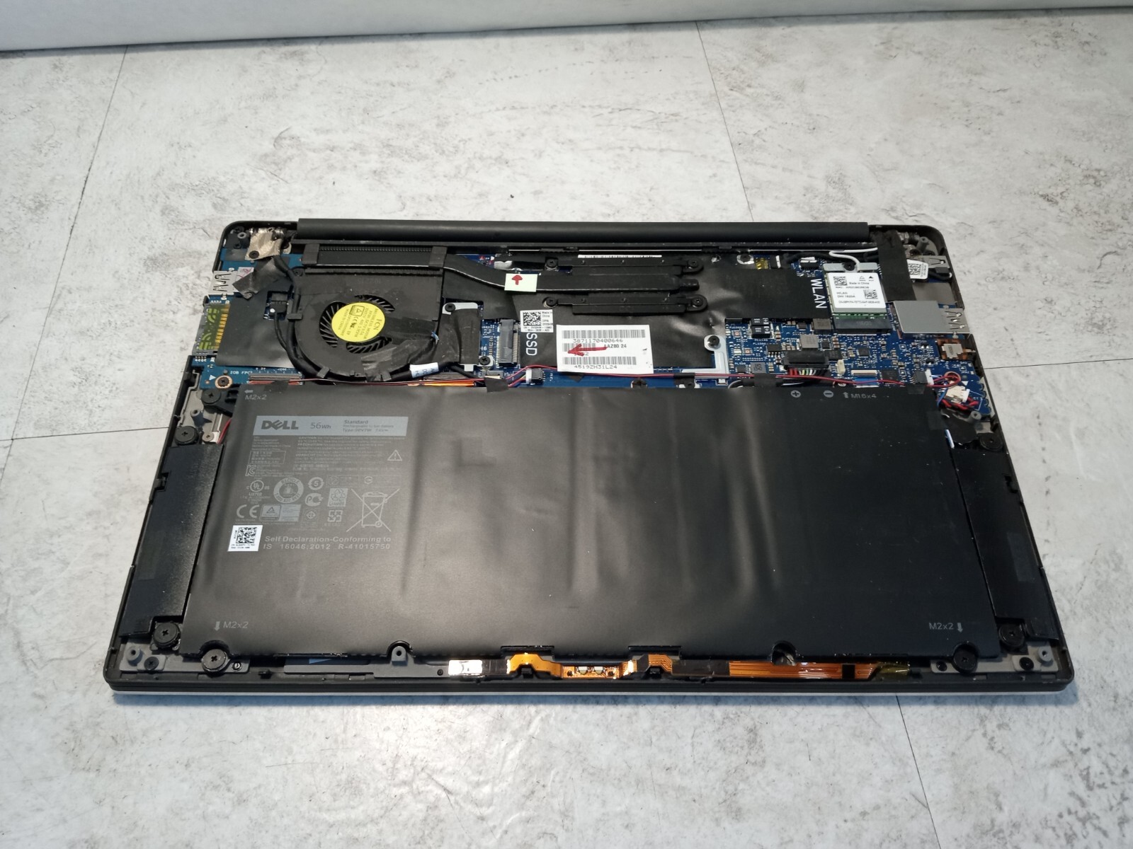 Dell XPS 13 9350 13.3″ QHD Touchscreen Intel i7-6500U 8GB RAM – POWER DEAD -RR
