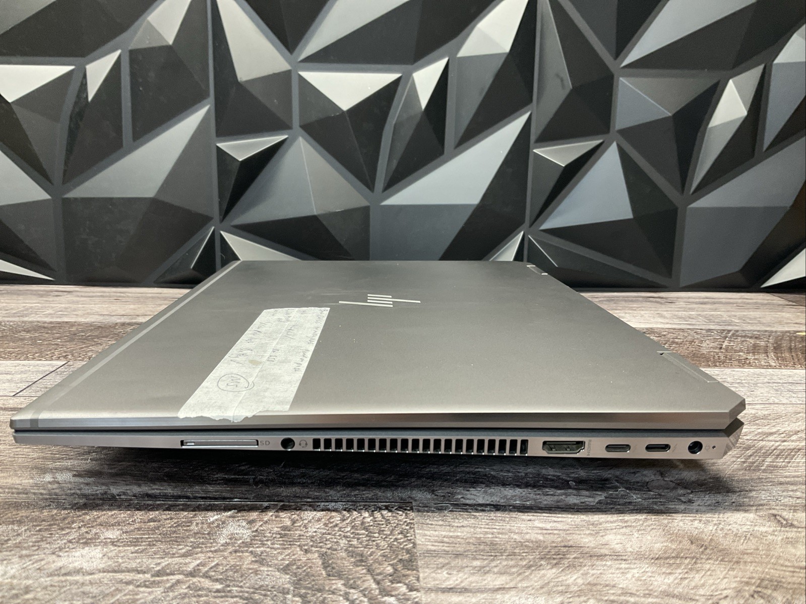 HP ZBook x360 G5 Studio / i7 9th Gen / No RAM Laptop Notebook PC / M5