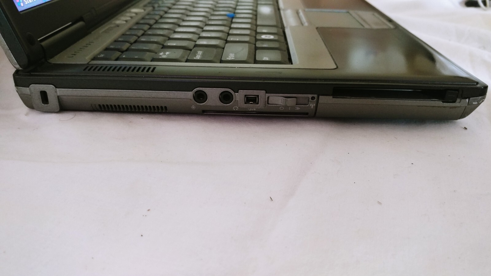 Dell Latitude D620/D630 Retro Laptop Windows XP pro SP3 Serial 320 GB HD 4GB Ram