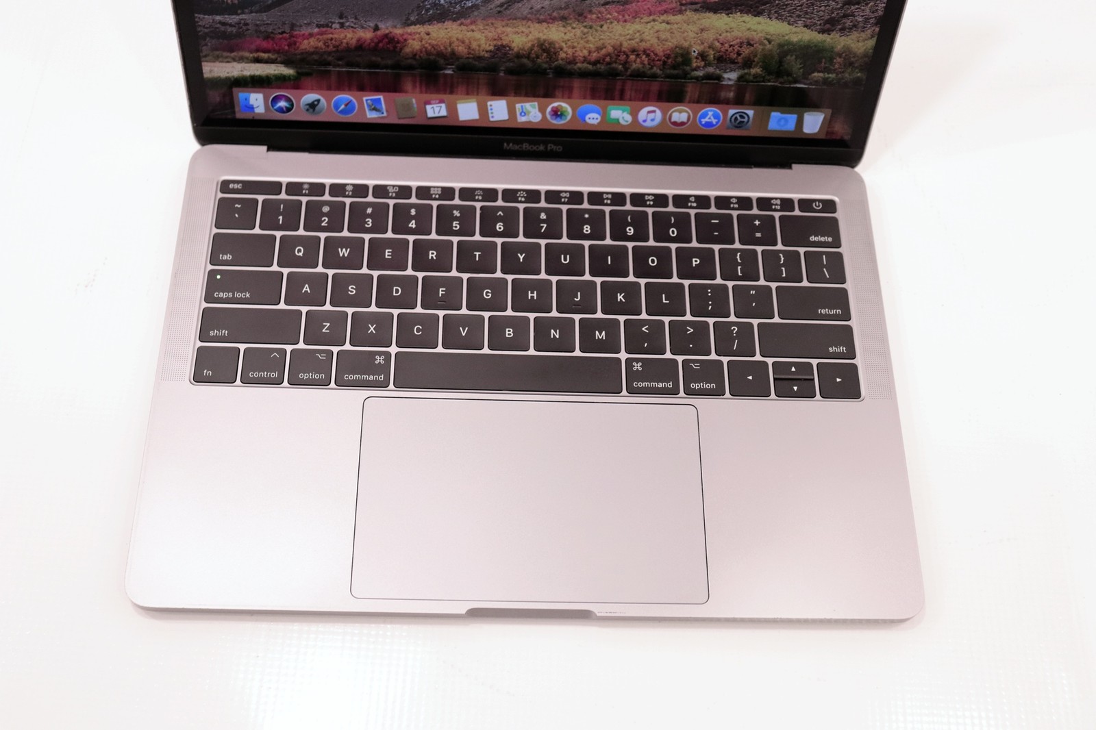 Apple MacBook Pro A1708 13.3″ Intel i5-7360U 8GB RAM 256GB SSD – As Is Cracked
