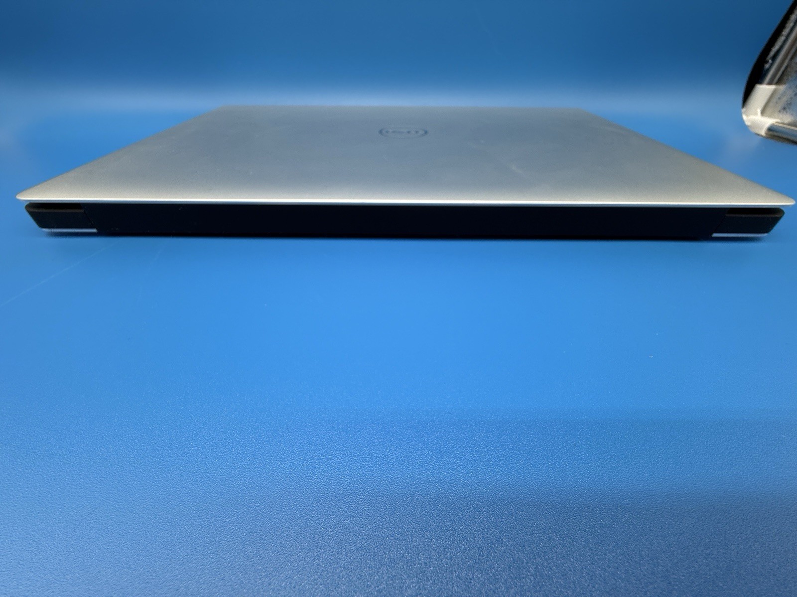 Dell XPS 15 7590 Intel Core i5-9300H 2.40 GHz 8GB RAM, 256GB SSD Win 11 PRO