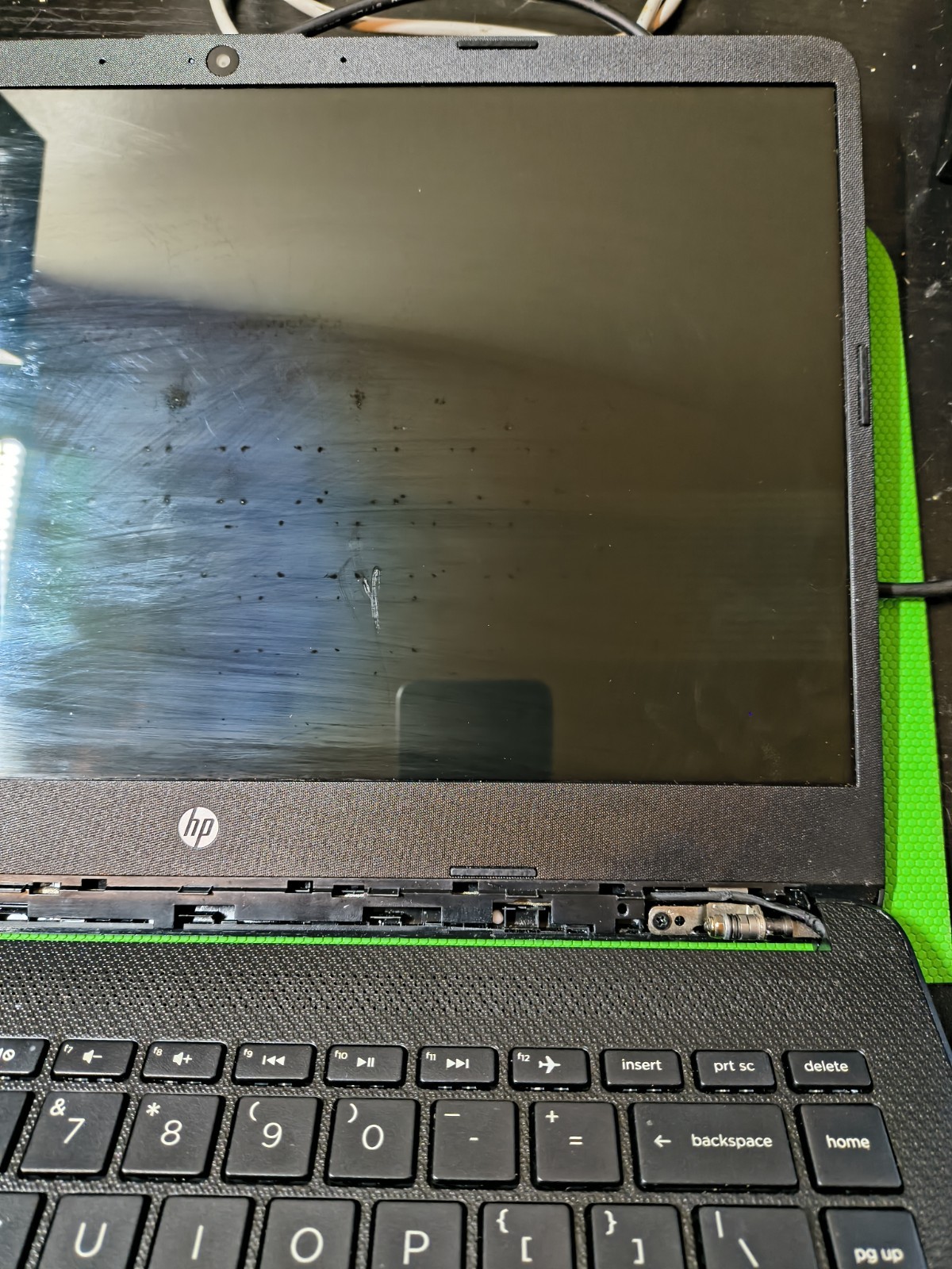 HP 14-dq0051dx Intel Celeron N4120, 4GB RAM, 64GB SSD, Win10 with charger