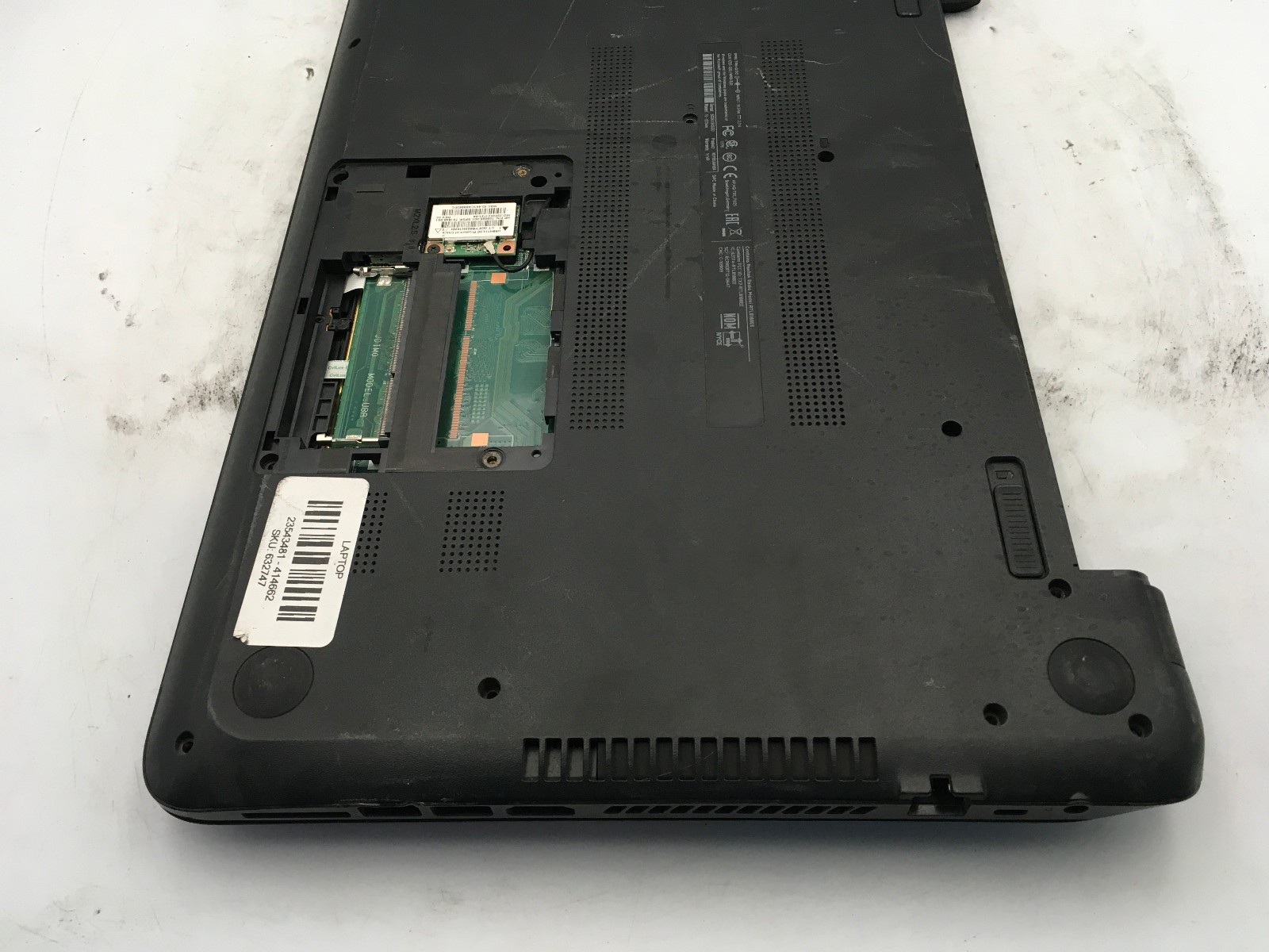 HP 15 F272WM – FOR PARTS/NO POWER – INTEL PENTIUM – NO RAM – NO OS – READ – BB !