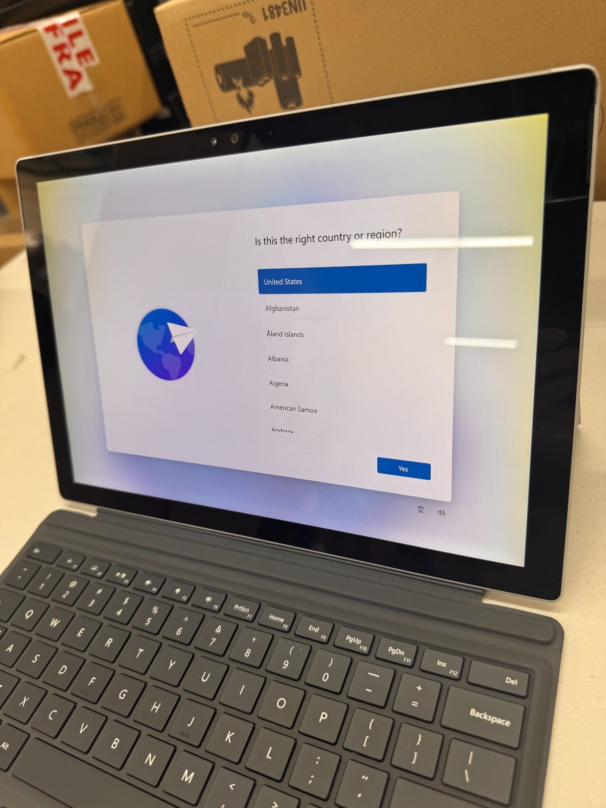 Microsoft Surface Pro 4 12.3″ Touch i5-6300U 4GB RAM 128GB SSD Windows 11 Pro