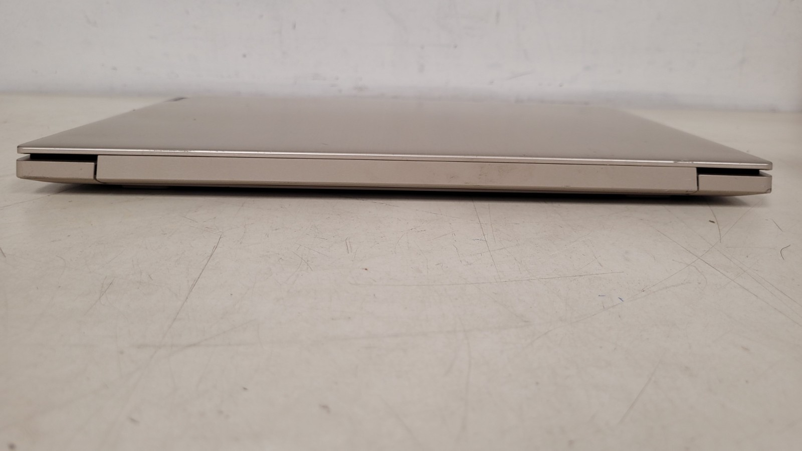 Lenovo IdeaPad 3 15IML05 15.6″ pentium 6405u 2.4ghz 8gb ram 250gb ssd PF29F3BW