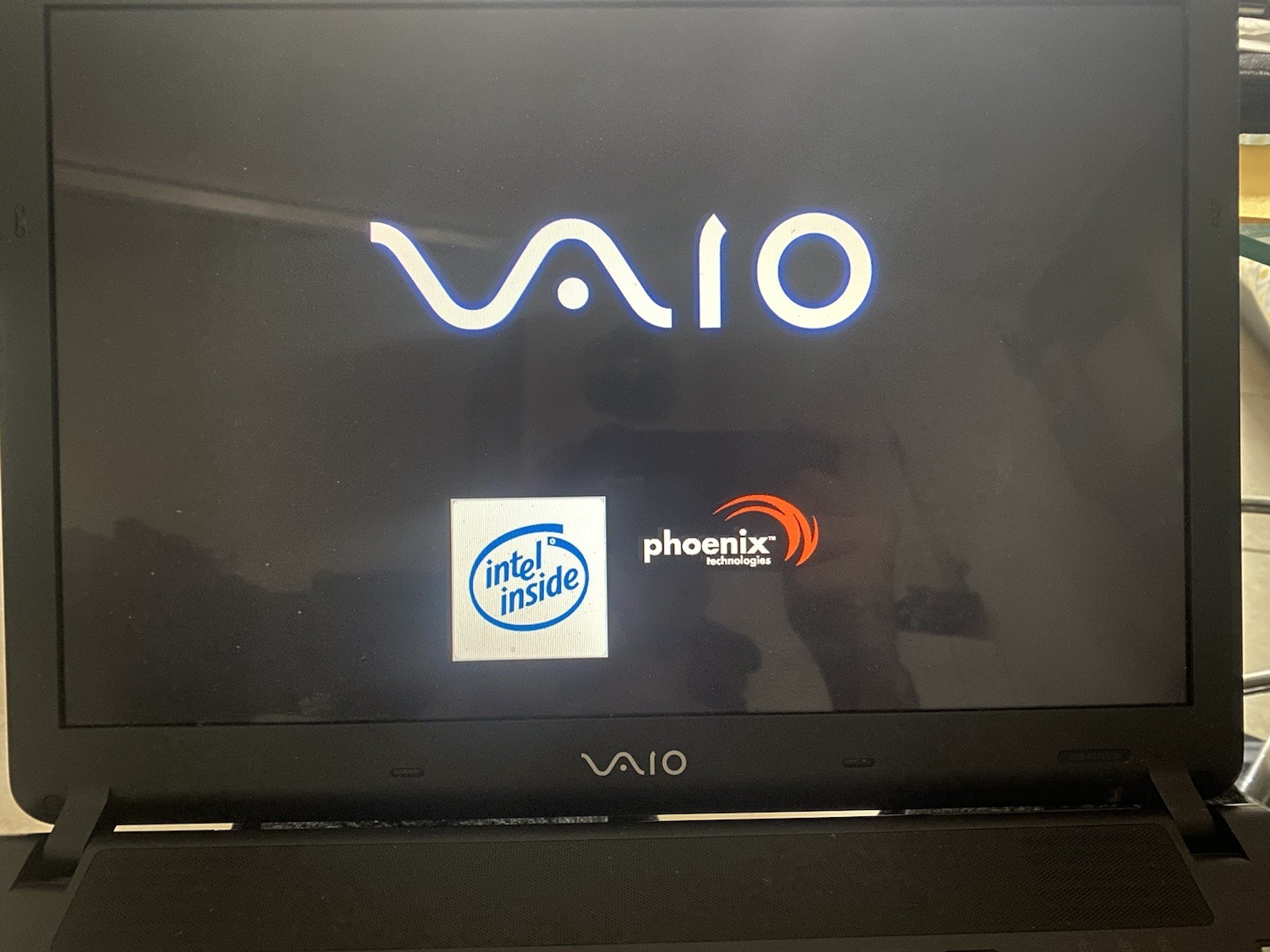 Sony Vaio VGN-FS740/W PCG-7D2L Intel Centrino 2GB NO HDD – Prts/Repair Laptop