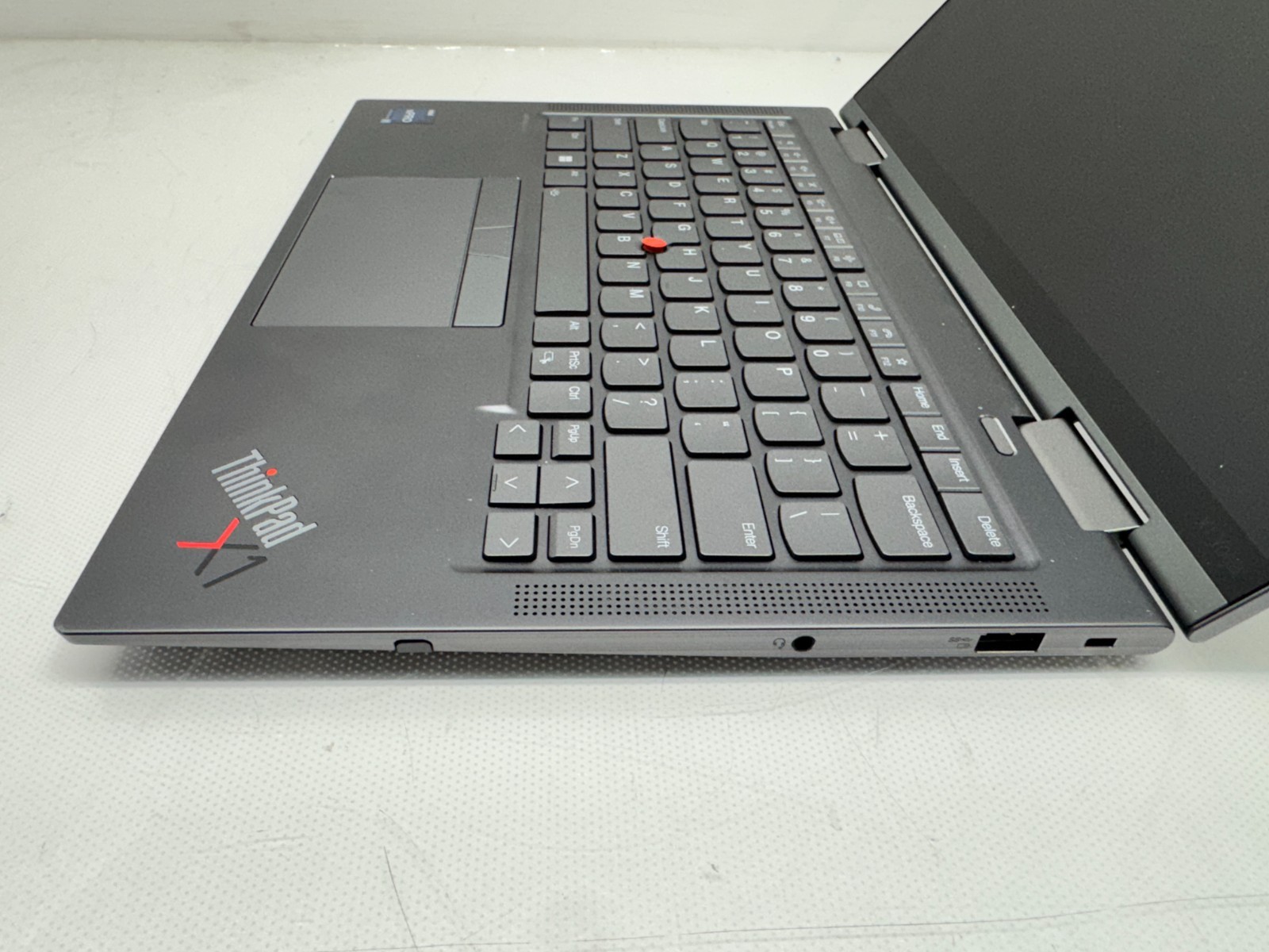 Lenovo ThinkPad X1 Yoga 8th Gen 14″ Intel i7-1370P@1.90GHz 64GB 512GB *READ*