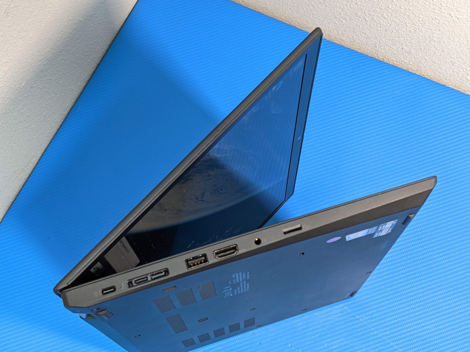Lenovo ThinkPad T15 Gen1 15.6″FHD core i5-10210U 1.6GHZ 8GB 256GB Win11Pro +PwAd