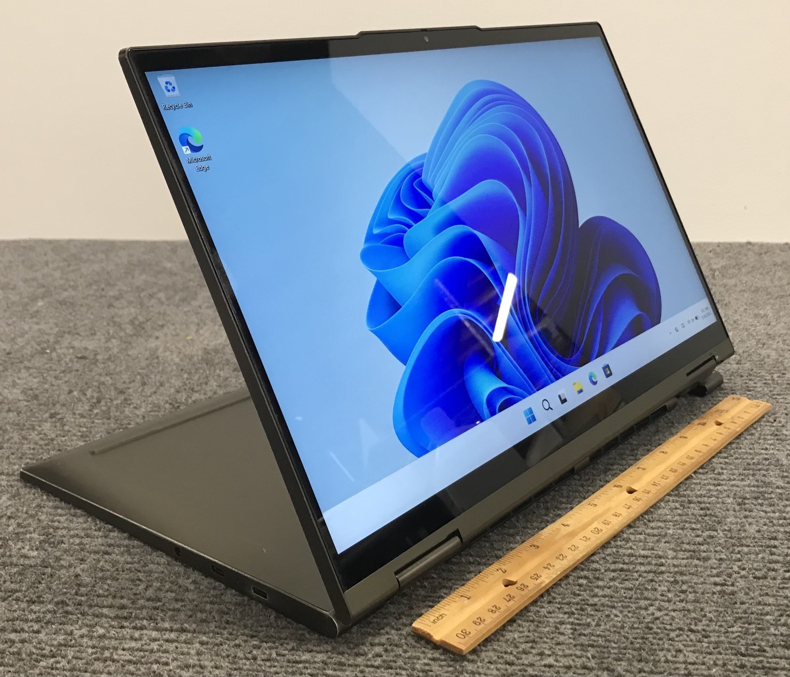 Lenovo Yoga 7 15.6″ 2-in-1 Laptop i7-1165G7 12GB RAM 512GB NVMe, As Is
