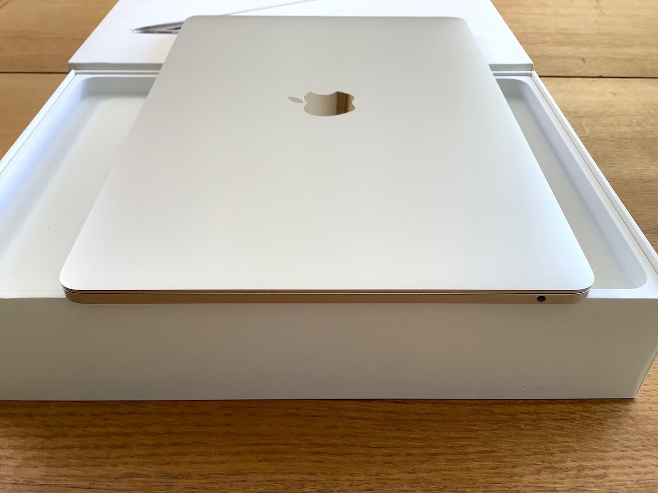 ★ Apple MacBook Pro Retina 13″ A1708 (2017) 256GB SSD + Charger Silver ★ Original Box