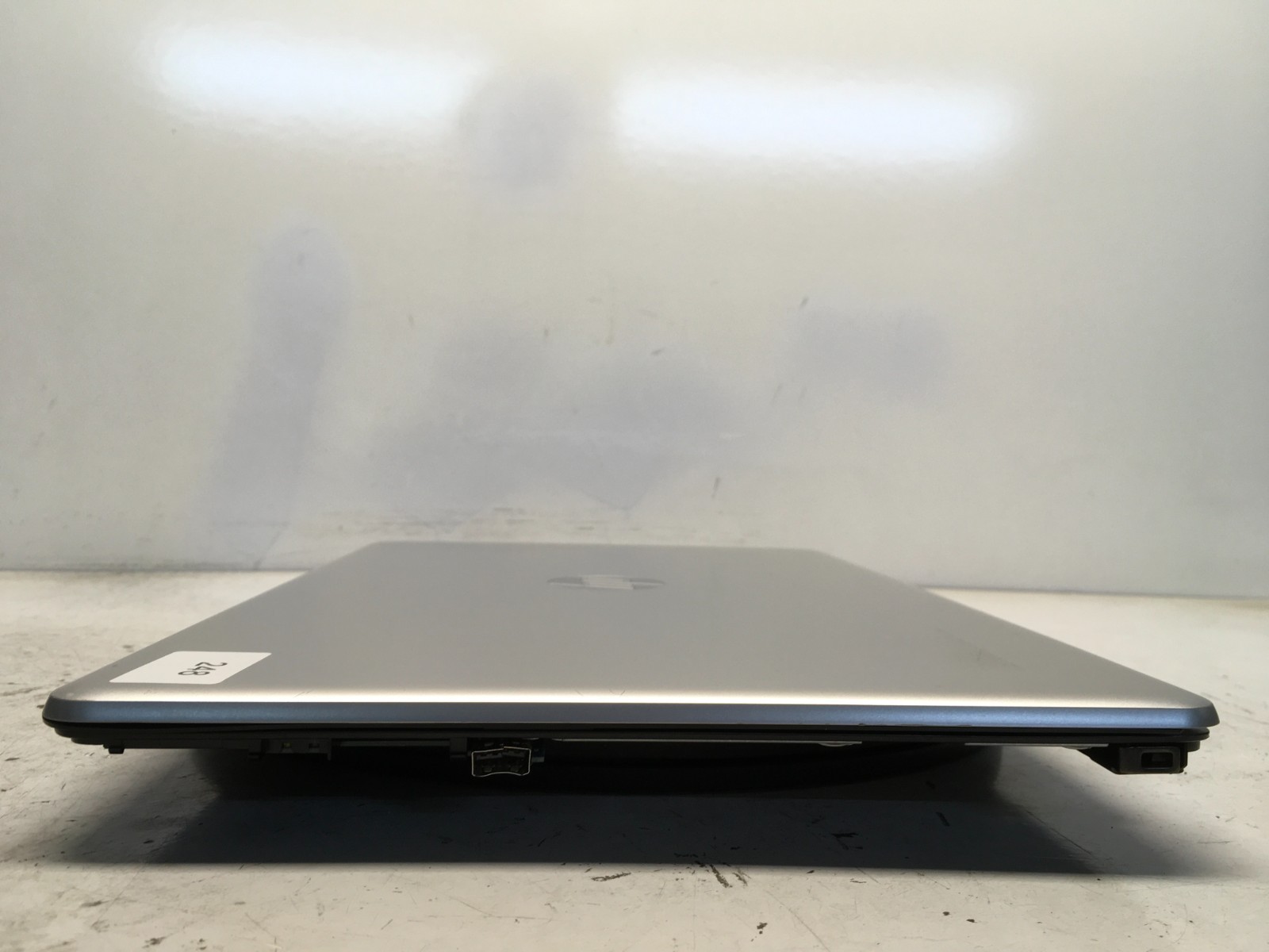 HP 17-CA1 AMD Ryzen 3 3200U 2600MHz 4 GB NO HDD