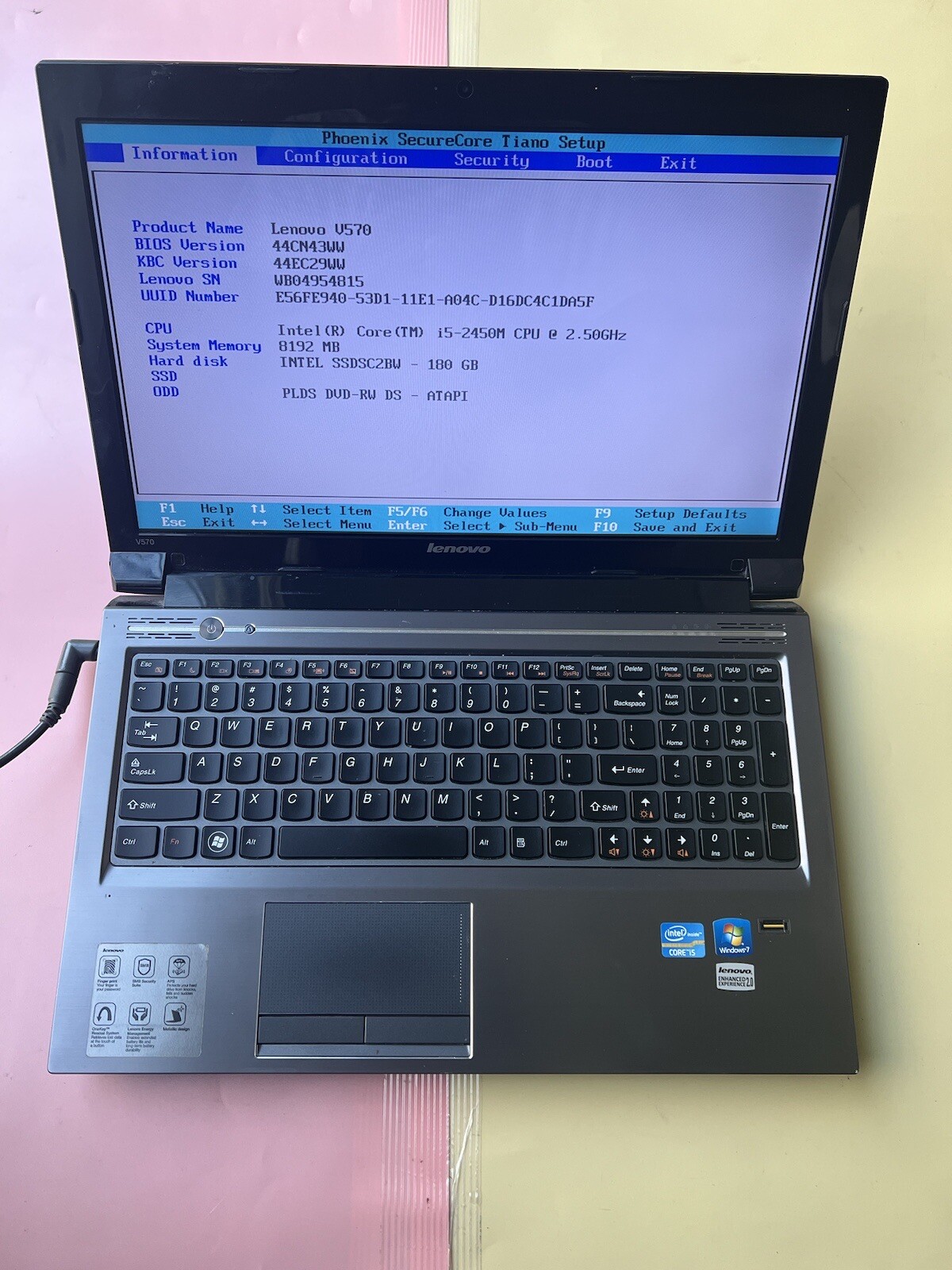 Lenovo V570 15.6″ Intel Core i5-2450M 2.50GHz 8GB RAM 180GB SSD WEBCAM