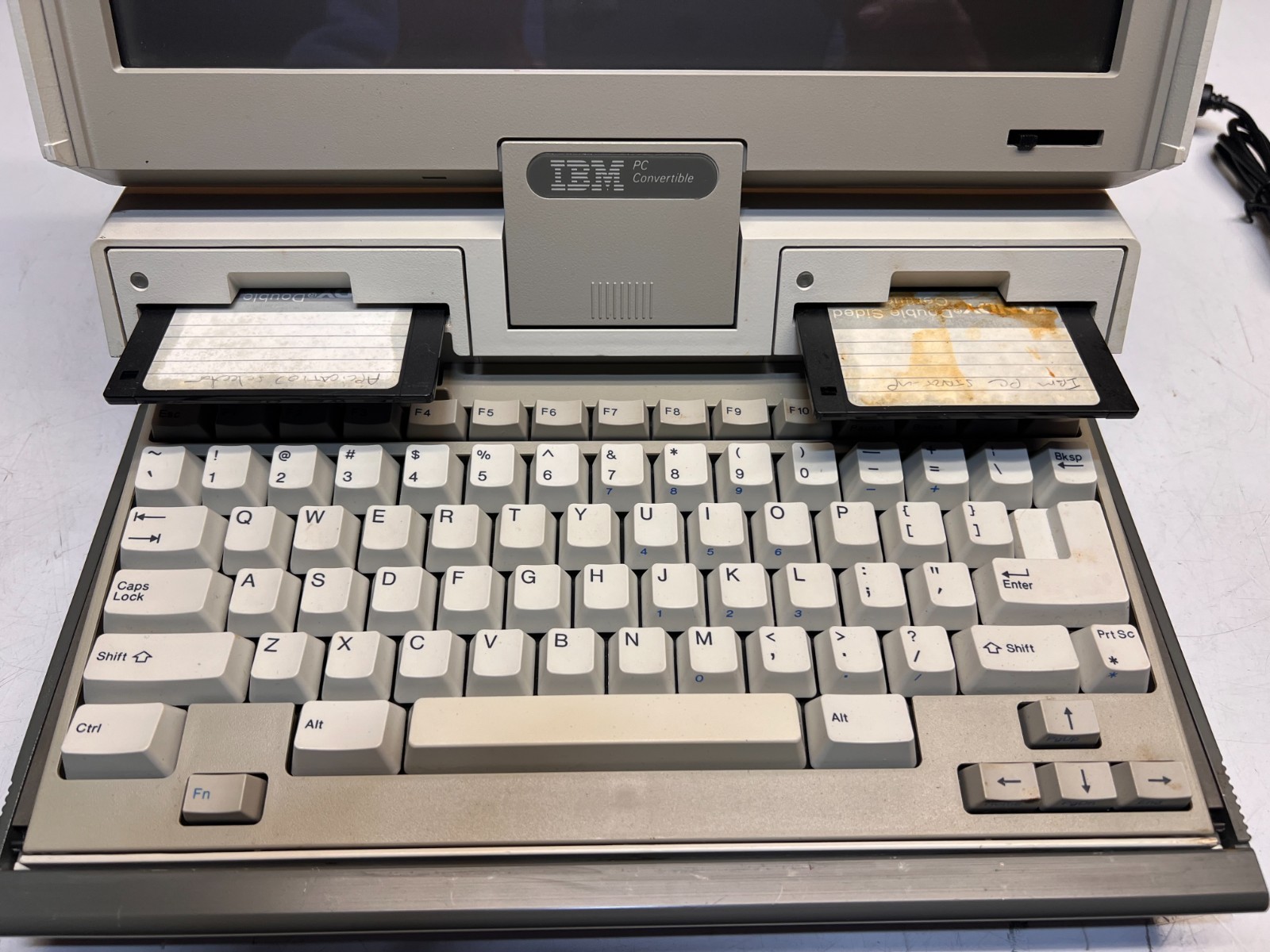 1986 IBM 5140 PC Convertible Portable Laptop with Power Supply