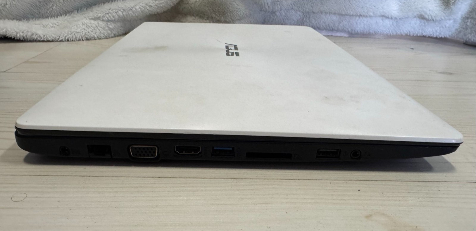 ASUS D553M Laptop 15.6″ Intel Celeron N2830 2.16GHz 4GB RAM 64GB SSD Windows