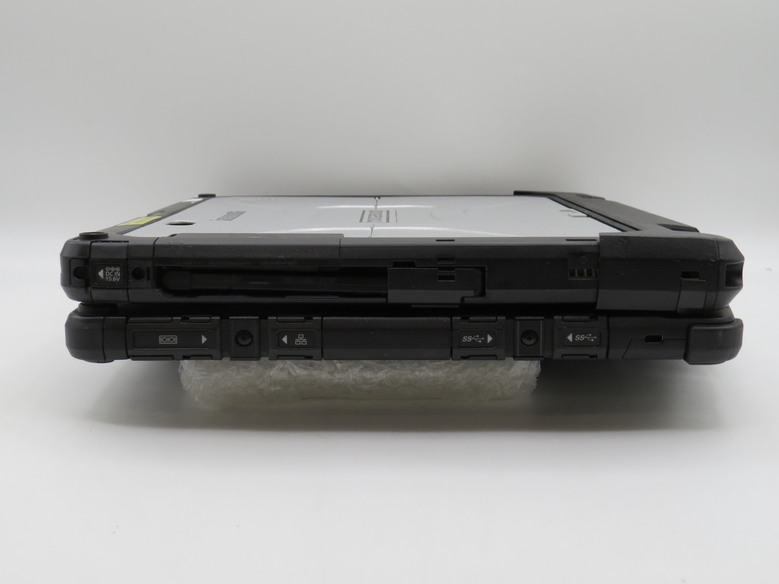 Panasonic CF-33 Toughbook i7-7600U@2.8 | 16/256GB SSD | 12″ Touch | No OS/AC