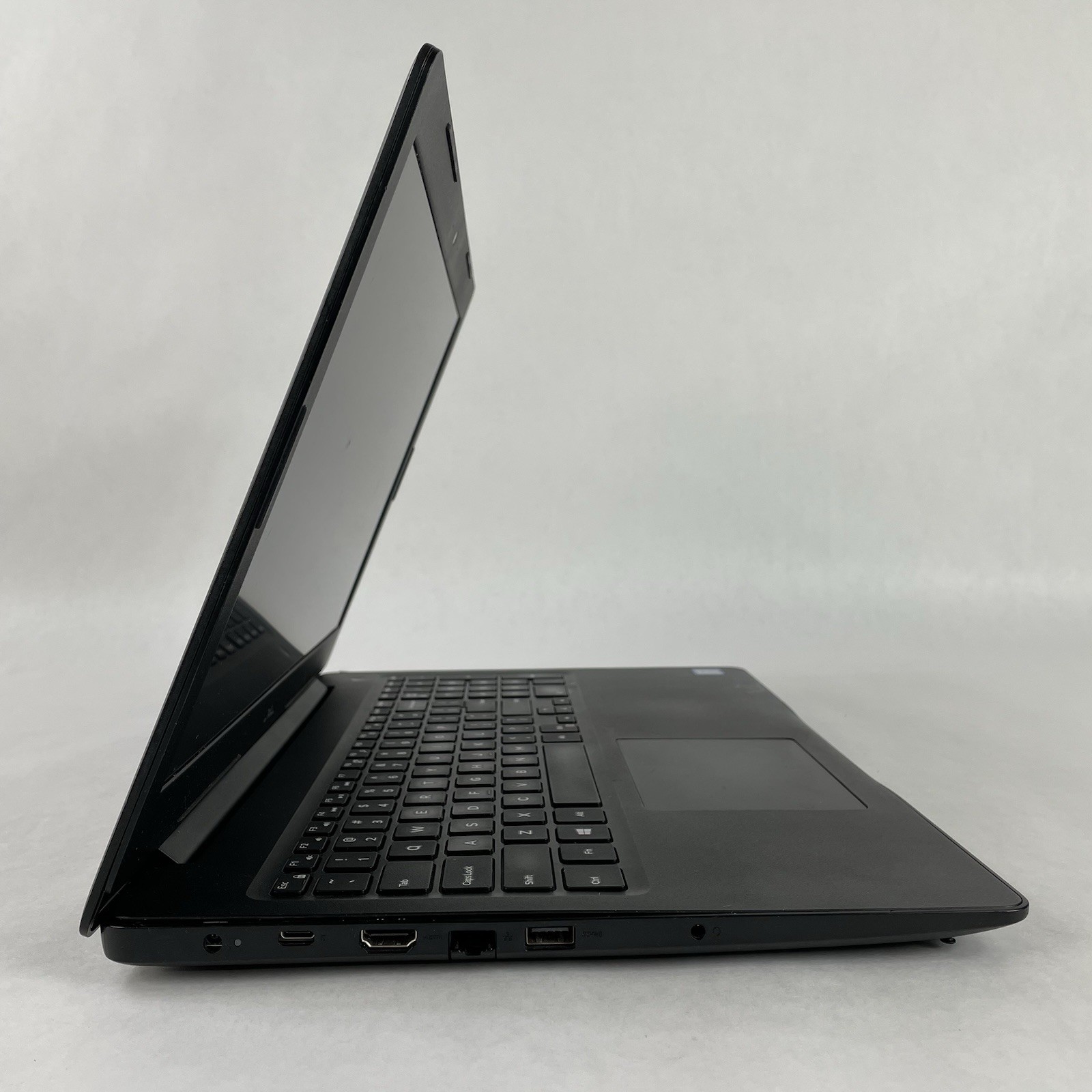 Dell Latitude 3590 15.6″ i5-8250U 1.60 GHz 8 GB RAM No SSD No OS – Bad Corner