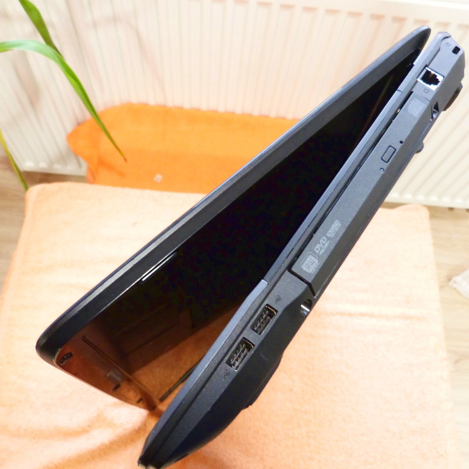 Acer 8530 Cinema Monster 18″ FULLHD GEMSTONE I 3x SSD HDD Windows 10 l 4GB RAM