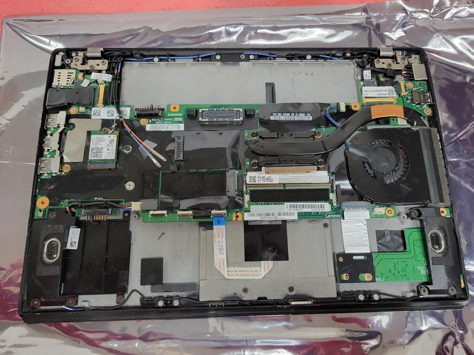 Lenovo ThinkPad T470S 14″ i5-7300U 4GB RAM *NO HDD/OS/COVER/BATT/AS IS* | LP522