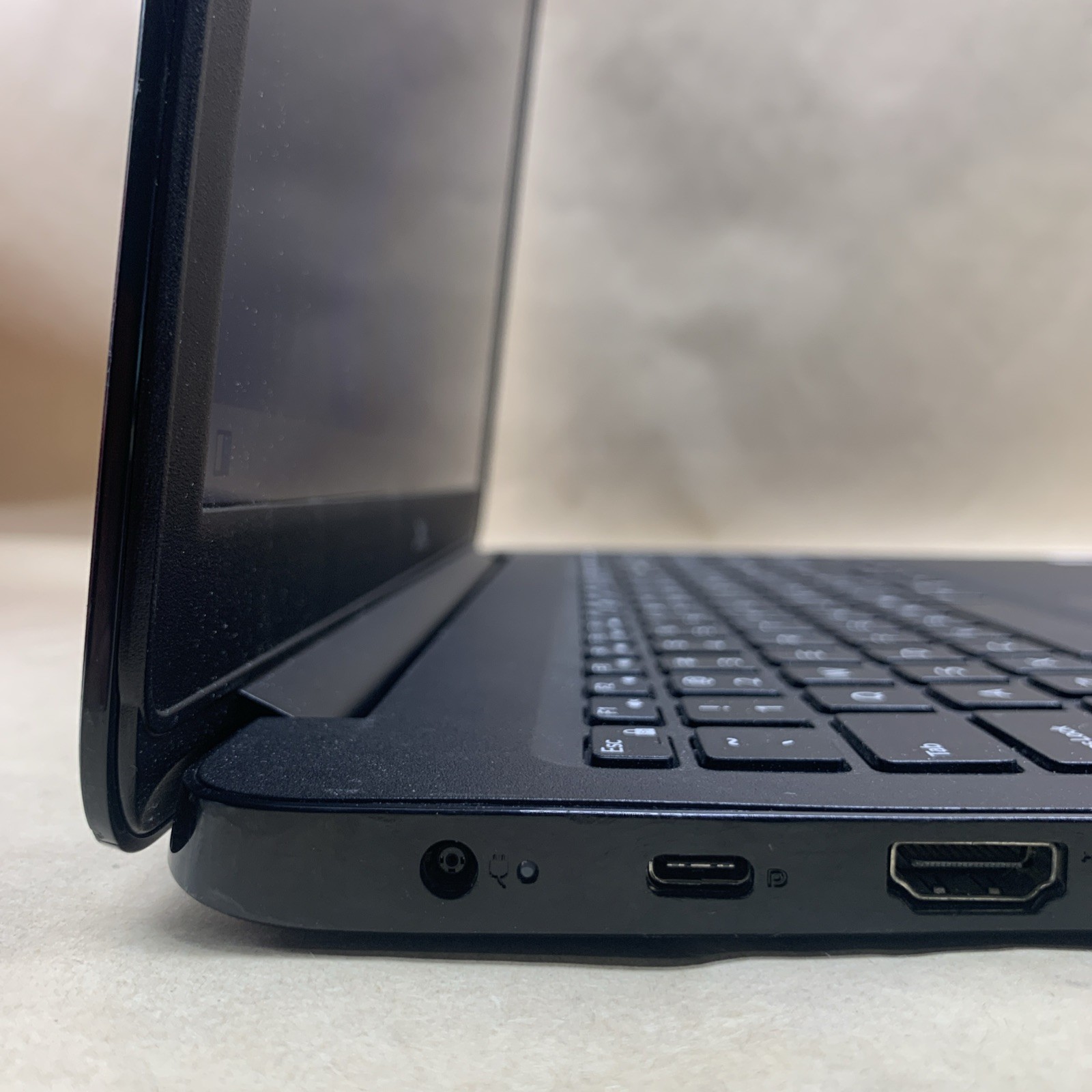 Dell Latitude 3500, i7-8565U @ 1.8GHz, 8GB RAM, 256GB SSD, NVIDIA MX130, W11P