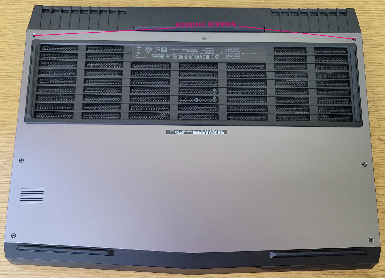 Dell Alienware 17 R5 P31E i9-8950HK 2.90GHz 32GB 256GB NVMe Gtx 1080 No OS/HDD