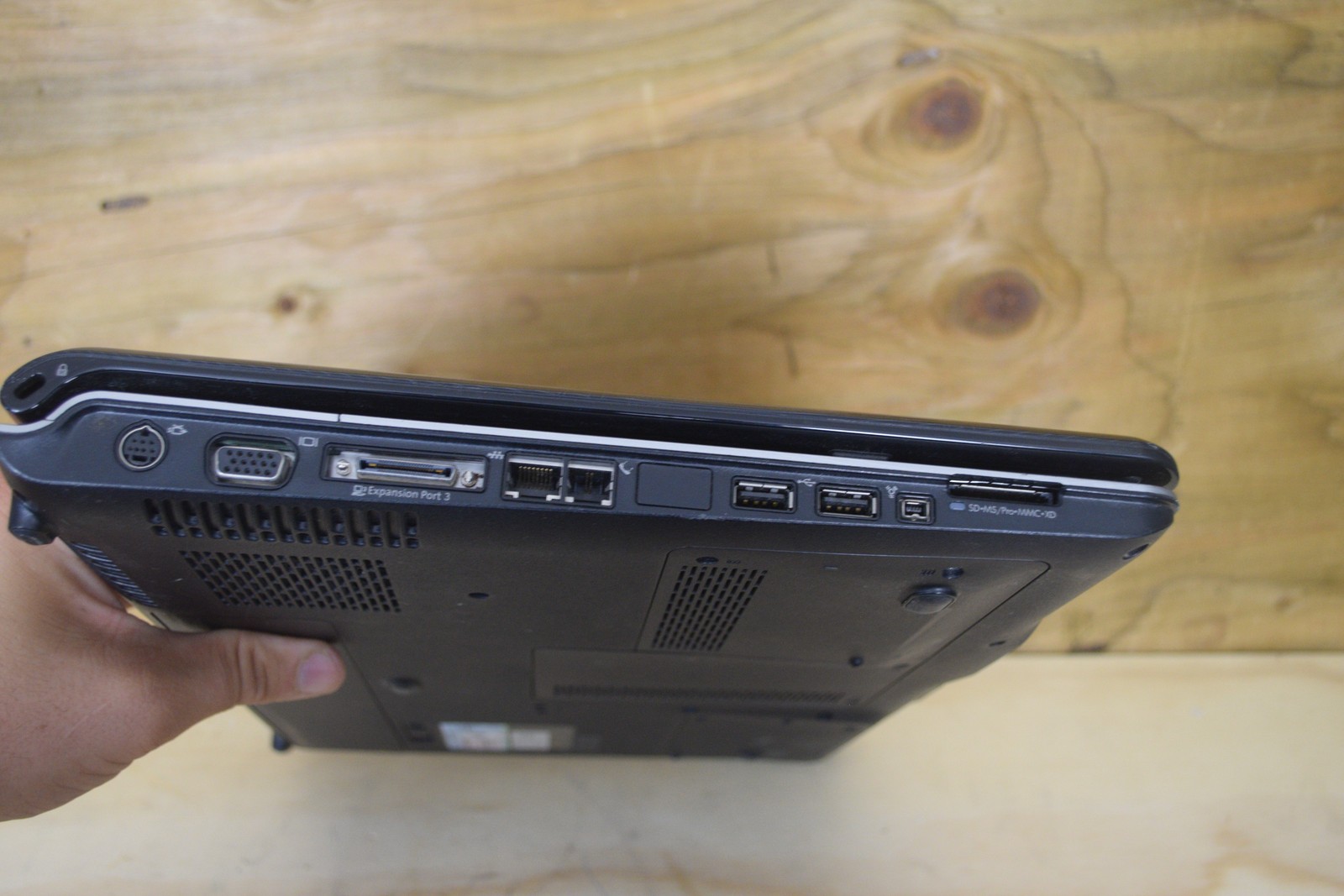 HP Pavilion dv9810us Laptop PC AMD Turion64 X2 Windows Vista NVIDIA DVD RW WiFi