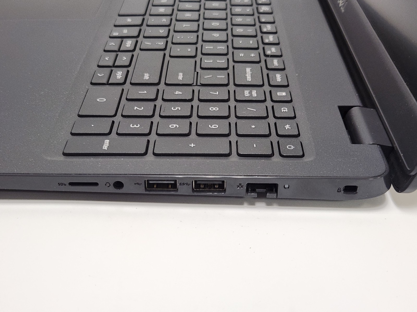 Dell Latitude 3510 Intel Core i7-10510U @ 1.80GHz 8GB RAM 256GB SSD W11P + AC