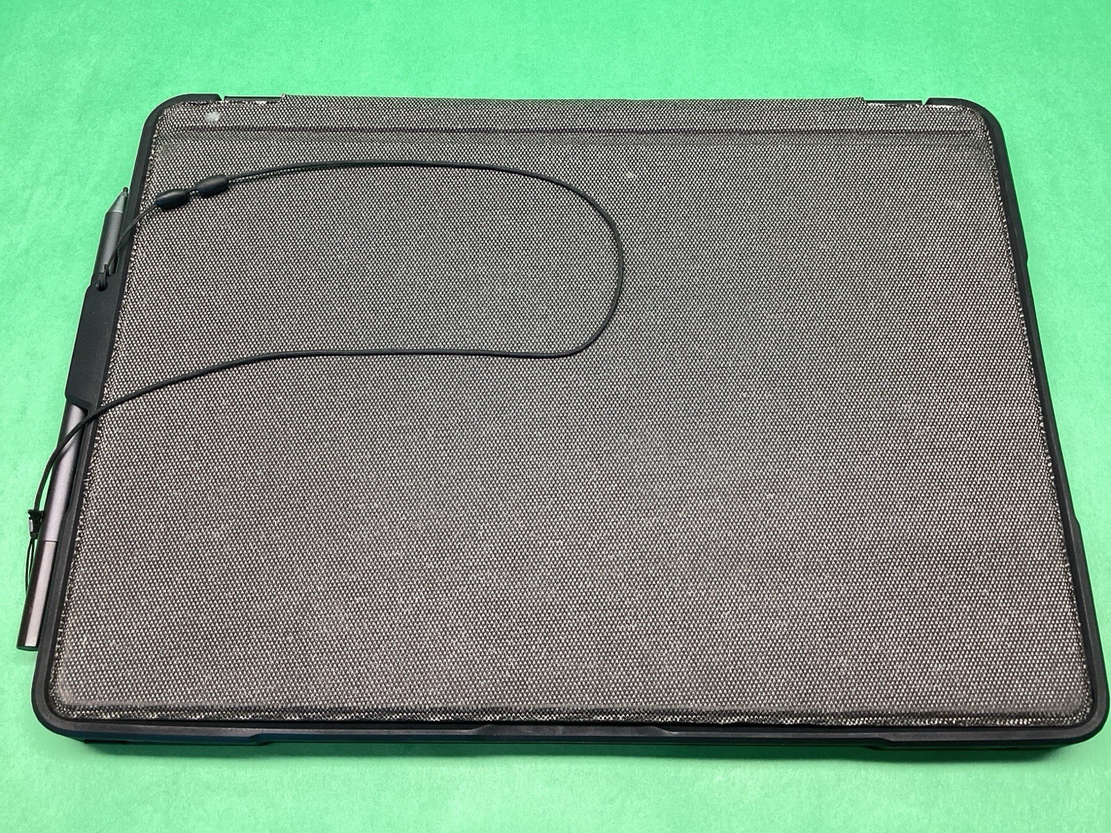 Dell Latitude 5285 2 in 1 Laptop i5-7300U 256GB 8GB & Case & Pen – UNTESTED