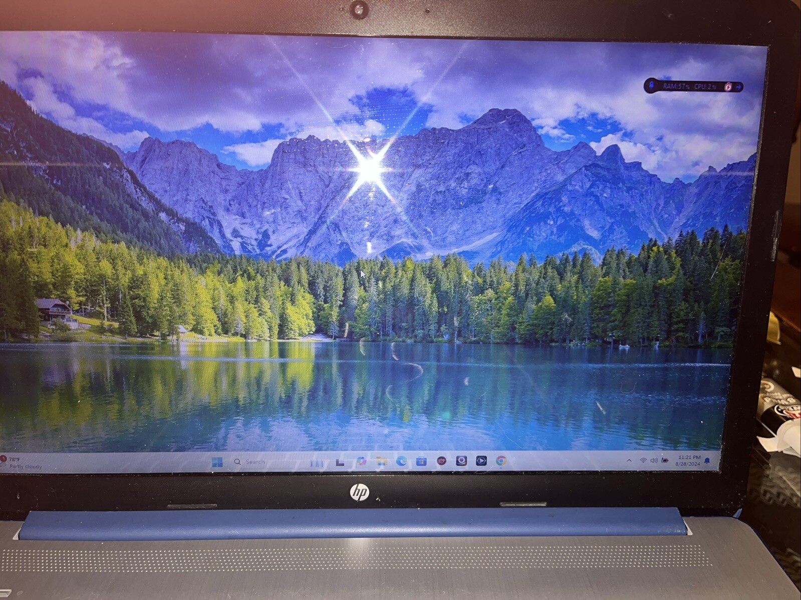 HP 17.3 HD Notebook i3 8145U 1 TB SSD 500 GB HD 8GB HD 8GB RAM 256GB SSD WIN 11