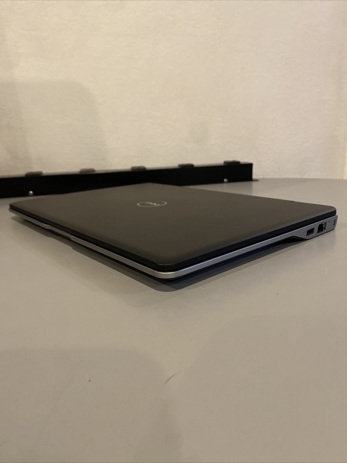 Dell Latitude E6430U i7 No Video. Sold as not working for parts.