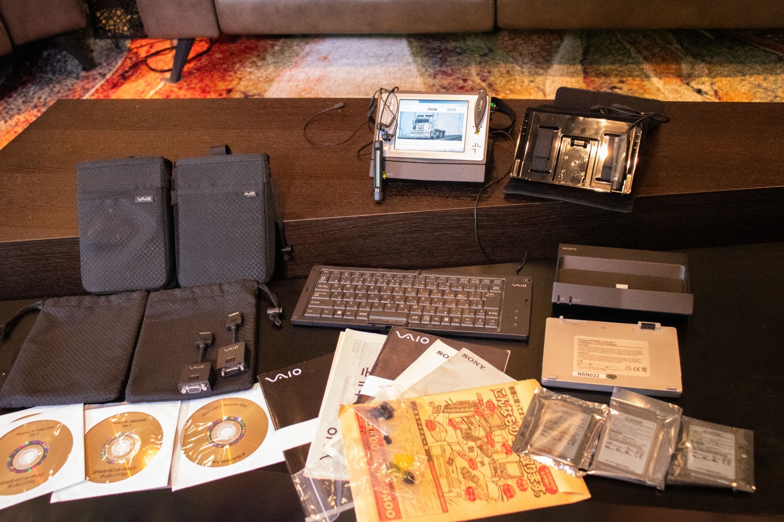 UMPC Collection: Sony U101/P, U70/P,UX280 (bad video),Fujitsu P1610 + acc/parts