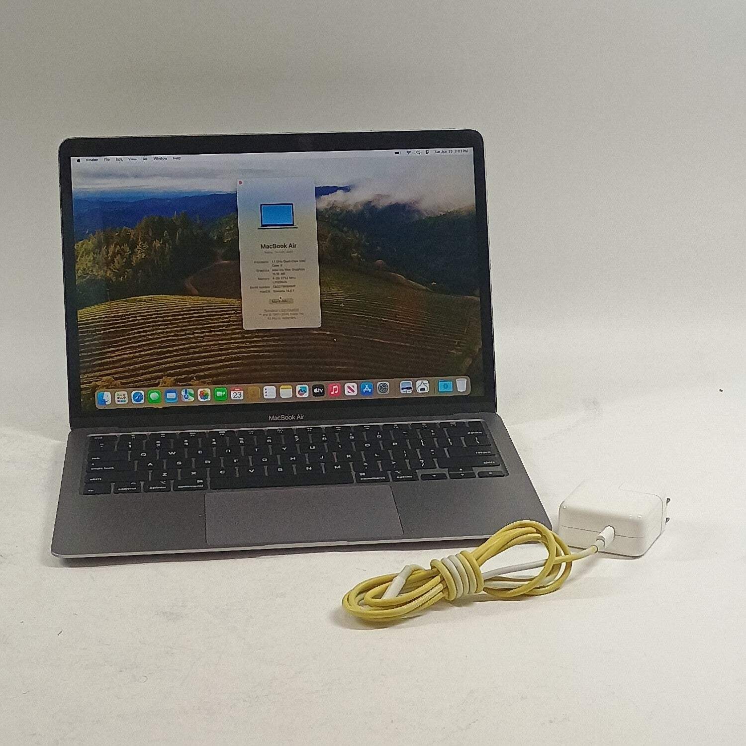 Broken 2020 Apple MacBook Air 13.3″ i3 1.1GHz 8GB RAM 256GB SSD Battery Service