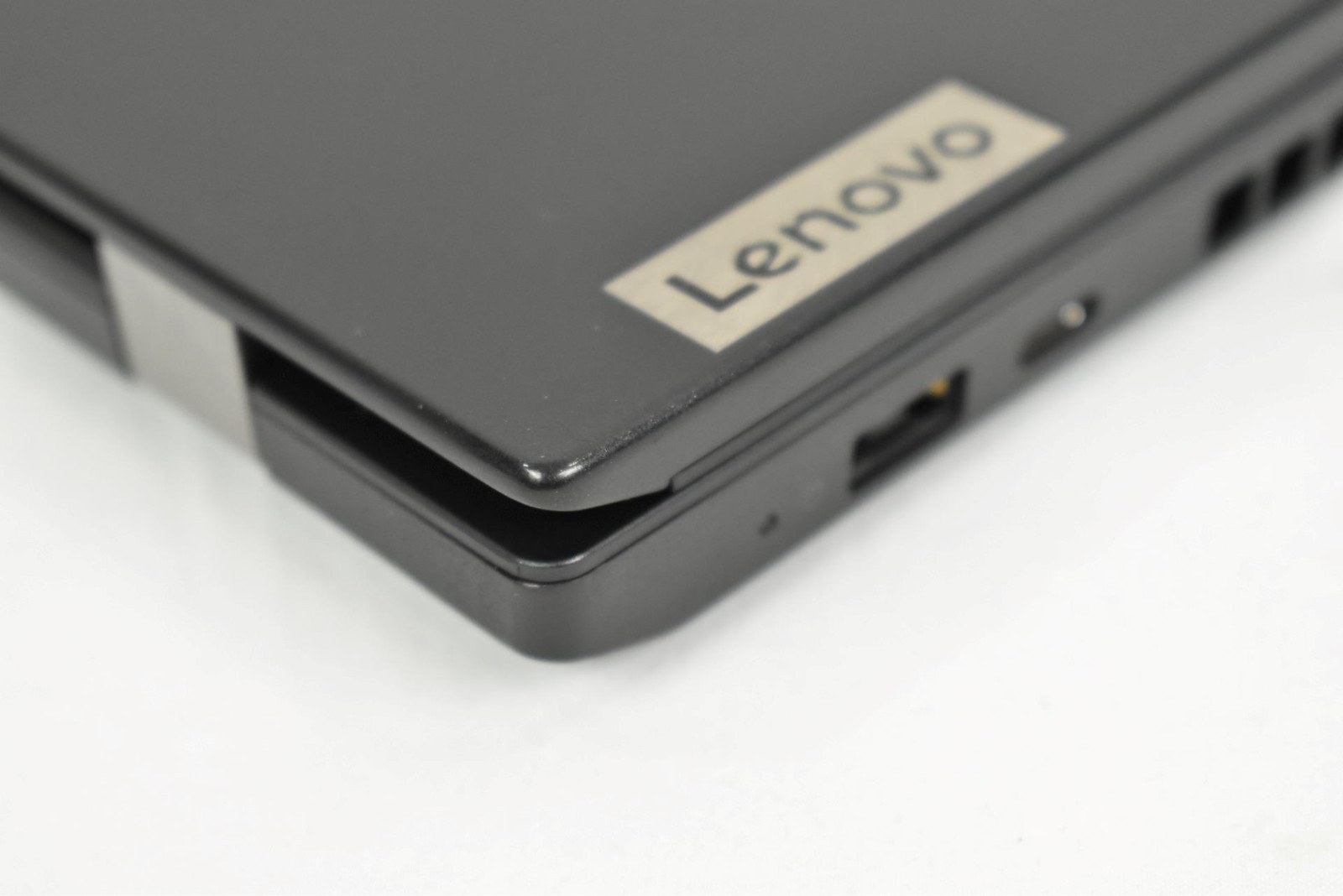 Lenovo ThinkPad T15p Gen 2 Laptop i7-11800H 2.3GHz 16GB 512GB SSD No OS GTX 1650
