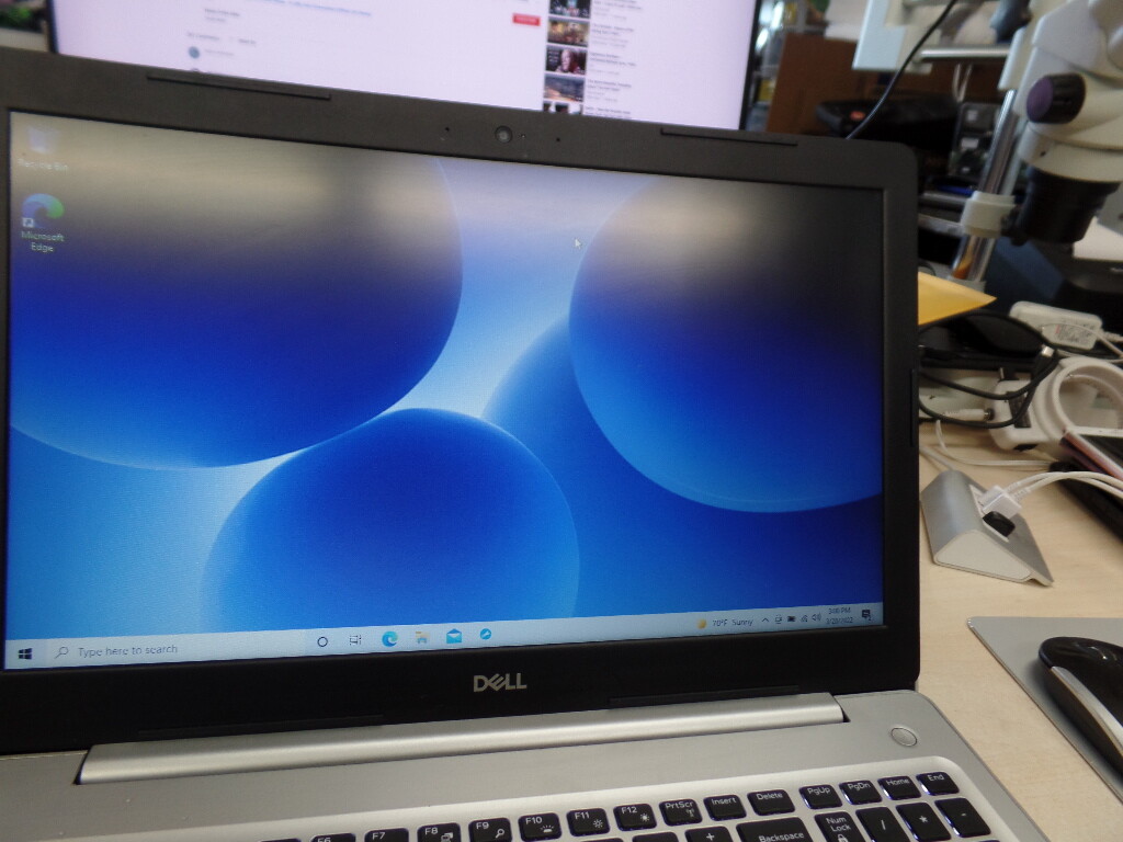 HP 15-DB0031NR Laptop 15.6″ AMD A9-9425 Radeon R5 3.1GHz 4GB 1TB Win10