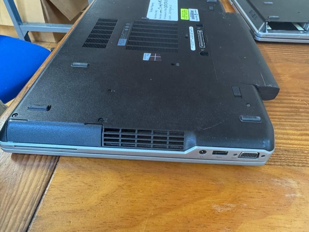 Lot 3-Dell Latitude E6530 15.6″ incl. Intel i7-3520M 16gb RAM (No drives, No AC)