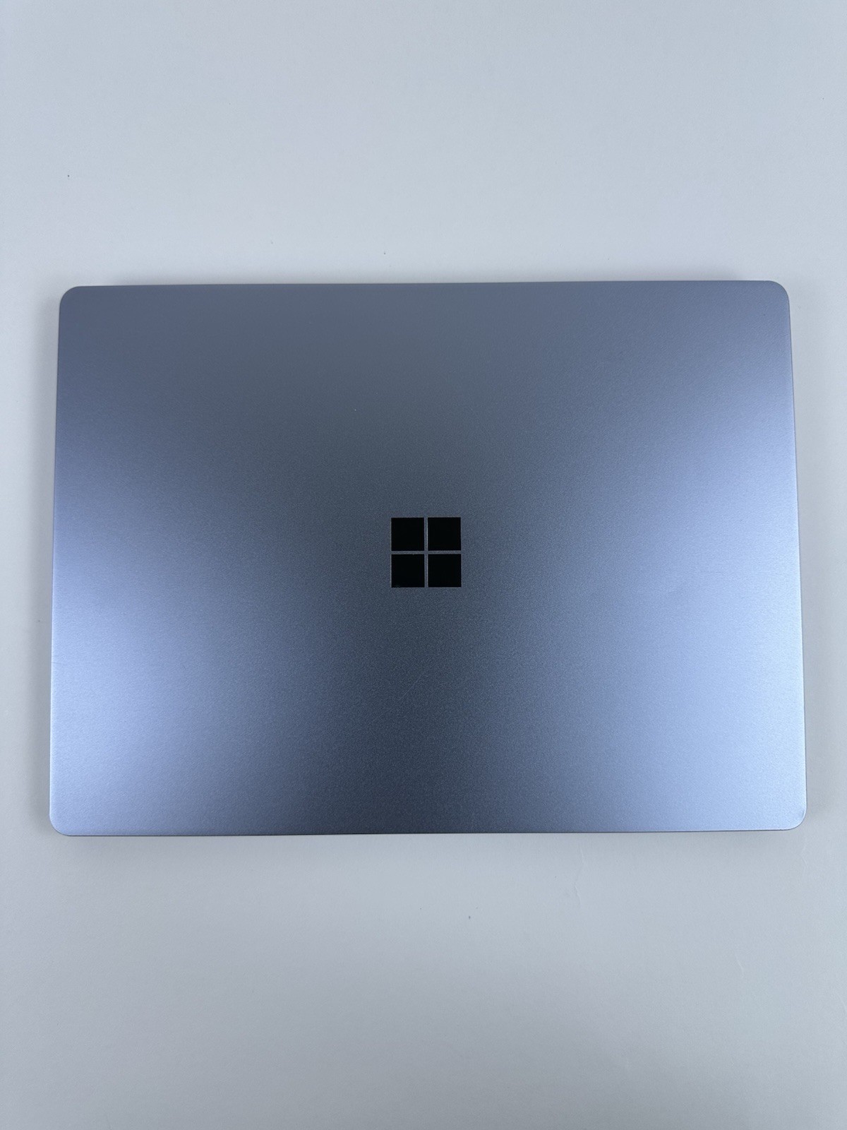 Microsoft Surface Laptop Go 2 2013 12.4″ i5-1135G7 2.4GHz 8GB RAM 256GB SSD Blue