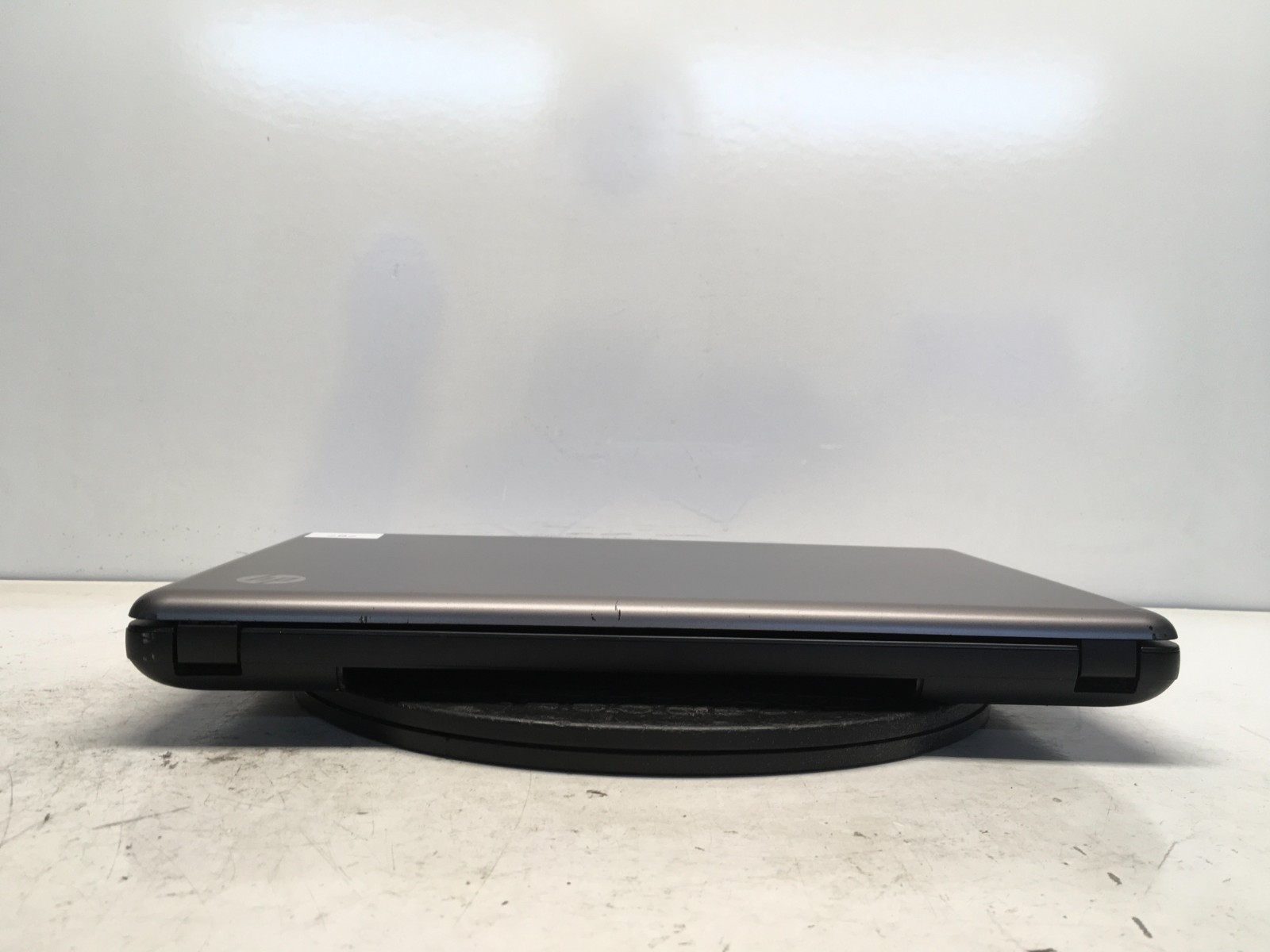 HP 2000-239WM Intel Celeron Dual-Core T3500 2.1GHz 3 GB NO HDD/Battery